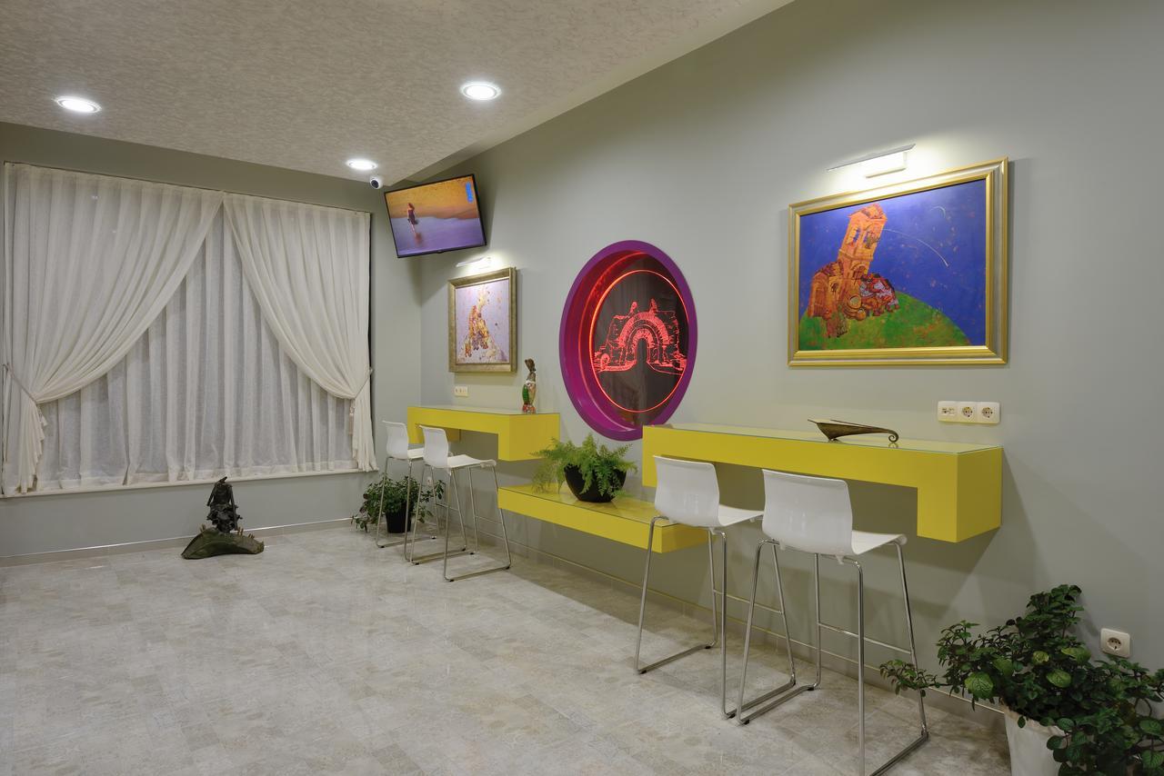 Hotel Hello Hissar Hiszarja Kültér fotó